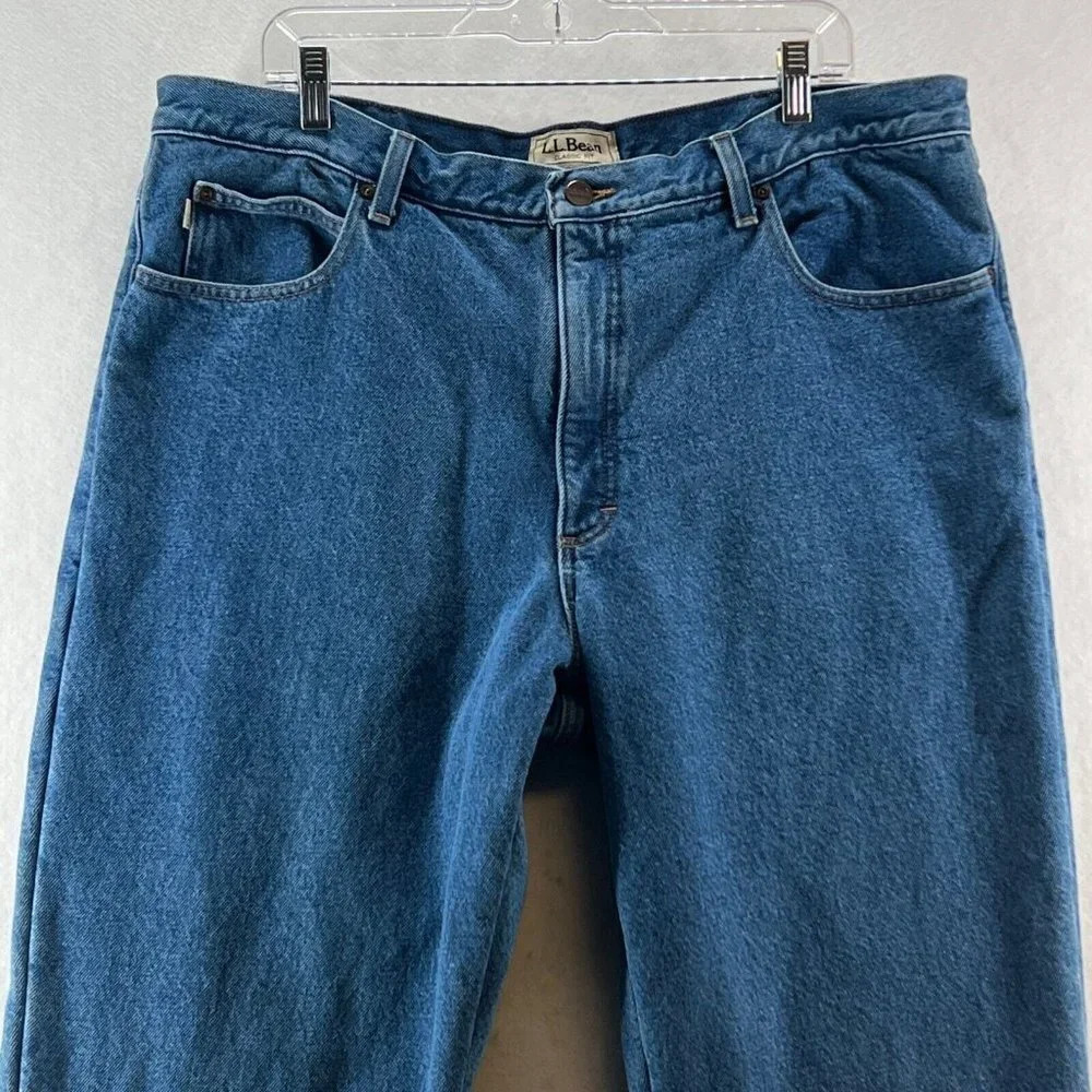 LL Bean Jeans Mens Sz 40 x 29 Fleece Lined Classic Fit Medium Washed Denim Blue - Picture 3 of 11